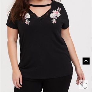 EUC Torrid choker shirt size 3